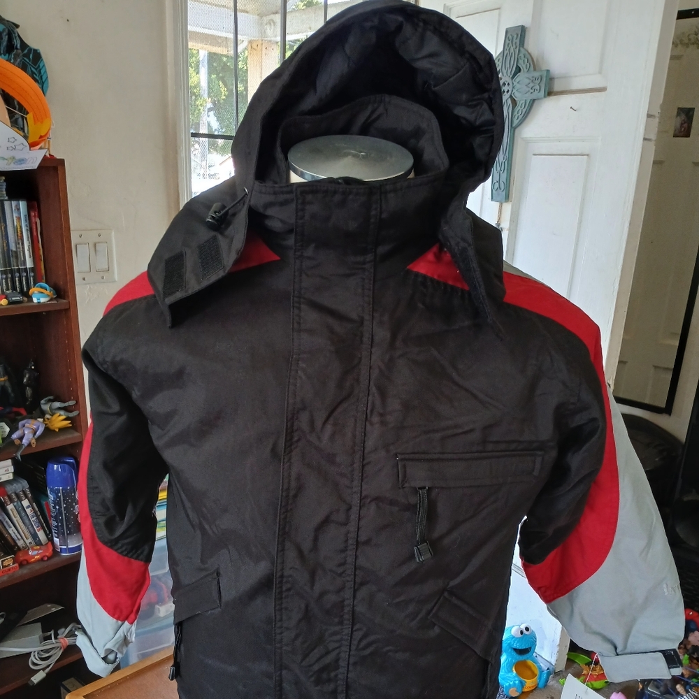 Inversion Ssbowboard /ski Jacket Youth Size M new With Tags.